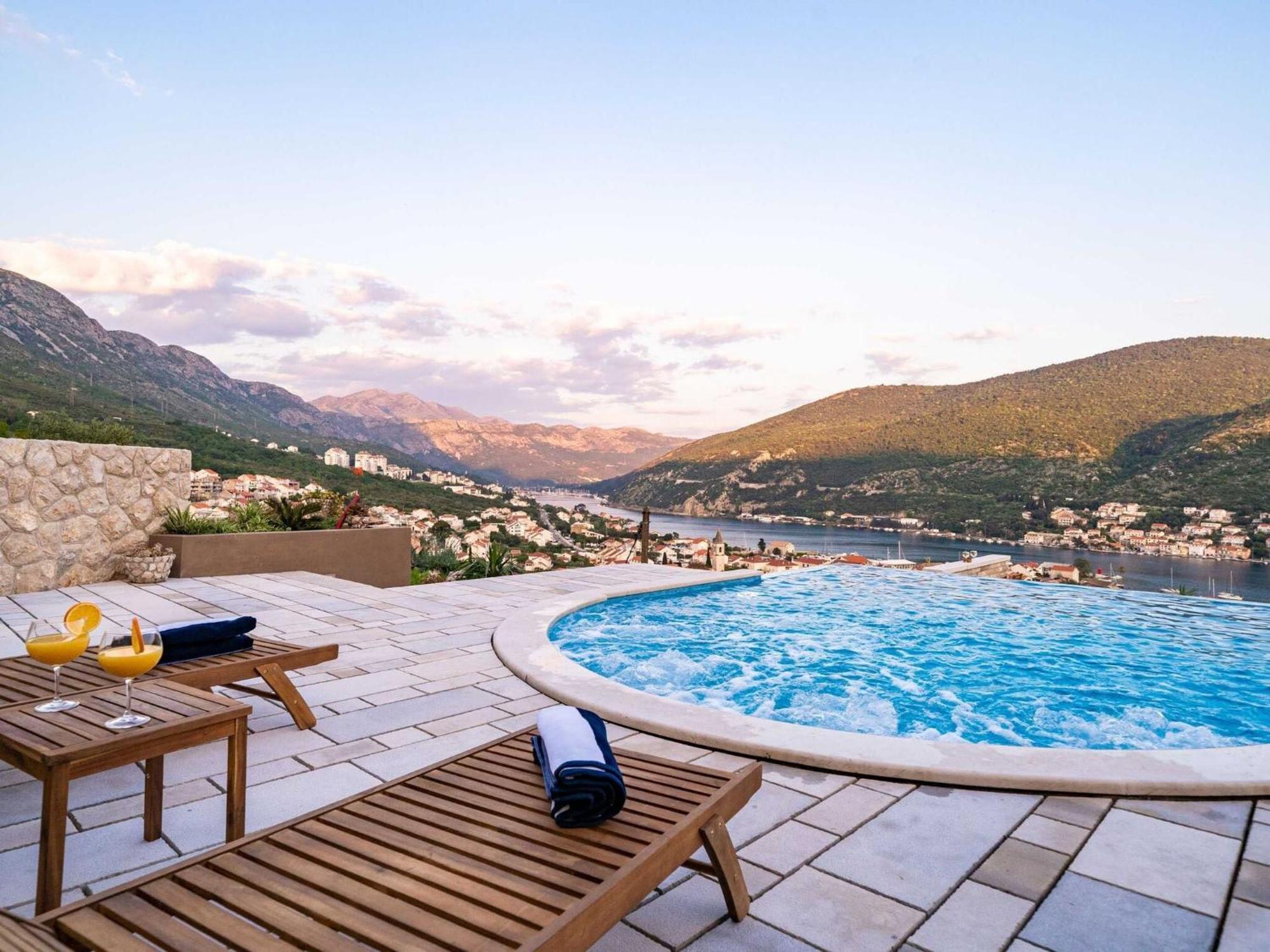 Arcadia- Two Bedroom With Terrace And Sea View *